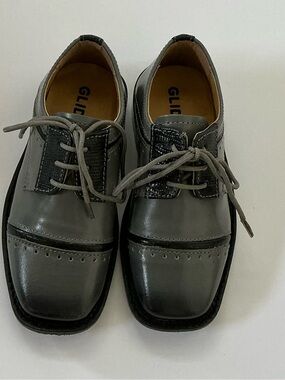 Ice Kids Gray Patent Leather Lace-Up Oxfords with Black Trim